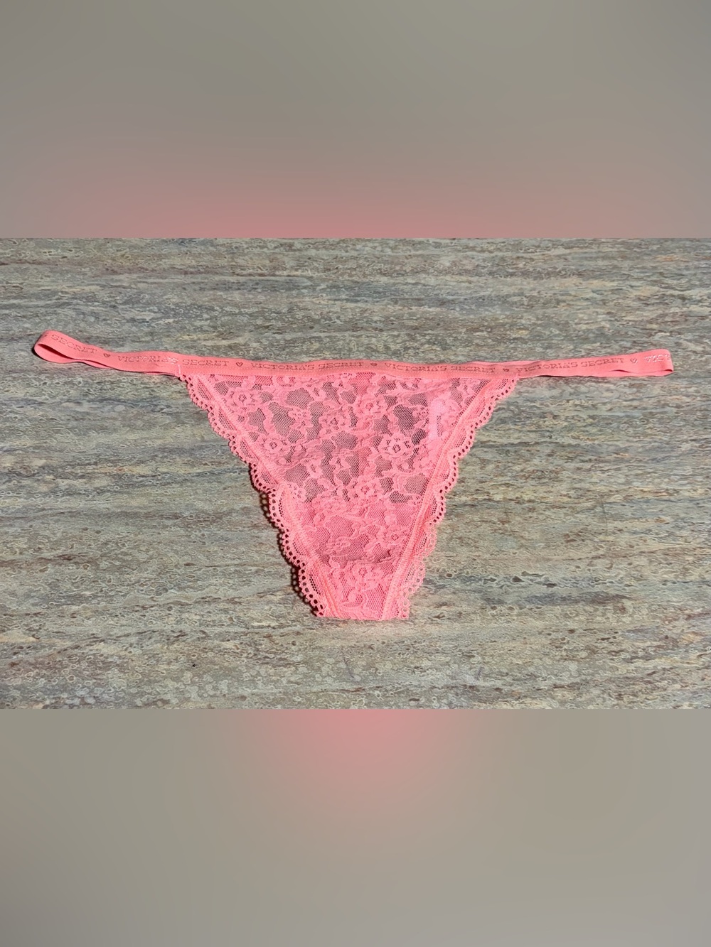 NWOT Victoria’s Secret V-String Lace Thong panty